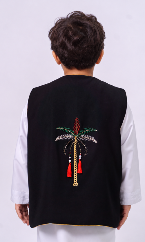 Boys UAE National Day Traditional Outfit with Embroidered Vest - Image 3